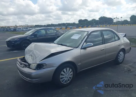 1998 Toyota Corolla Le из США, поврежденный, VIN 2T1BR18E2WC057951